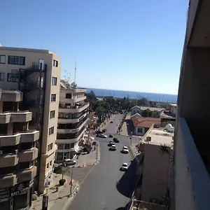 Francis , Larnaca Cipru